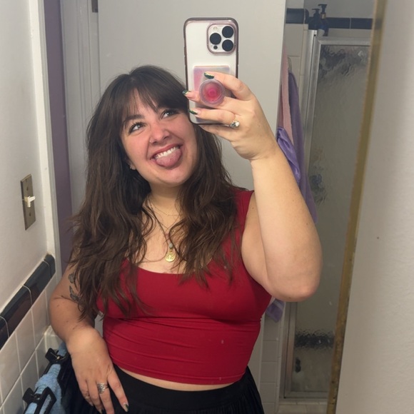 Meet your Posher, Kaycee - Picture 2 of 11